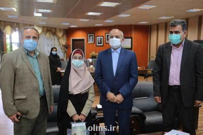تجلیل وزیر آموزش وپرورش از دانش آموز قصه گوی برتر
