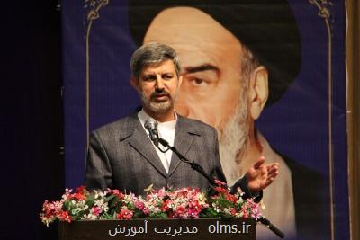 همه در جامعه نقش تربیتی دارند