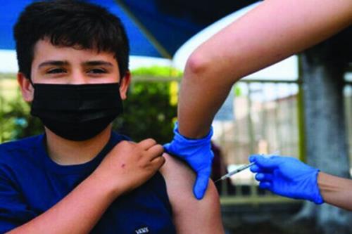 واکسیناسیون دانش آموزان الزامی نیست