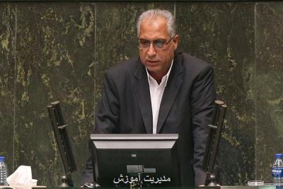 کتب درسی در مناطق محروم رایگان شود