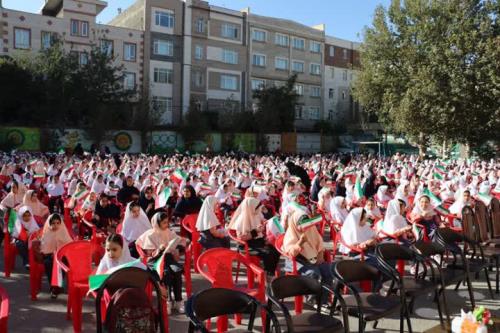 تاکید فرماندار تهران بر رفع مشکلات زیرساختی در آستانه شروع سال تحصیلی
