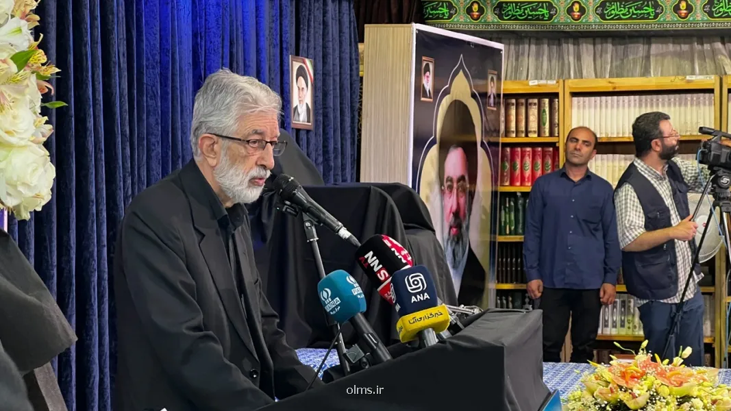 رهبر شهید آموزش وپرورش را ریشه درخت انقلاب اسلامی می دانستند