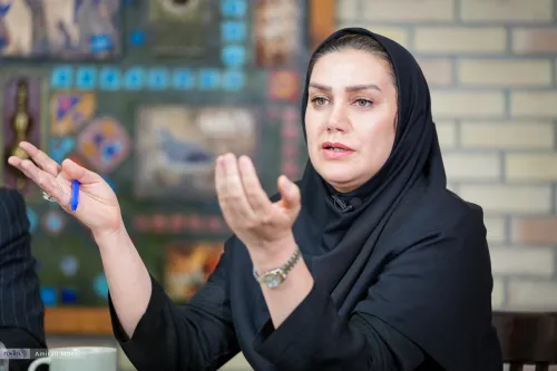 دانش آموزی داریم که ماه هاست پنیر ندیده و صبحانه نخورده خانواده ترجیح می دهد مدرسه نیاید به علاوه ویدیو