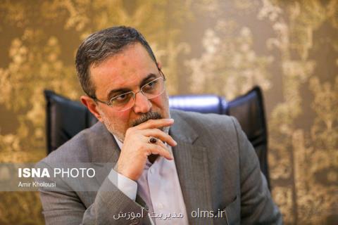 وزیر آموزش و پرورش در پیش رو ی تلویزیون