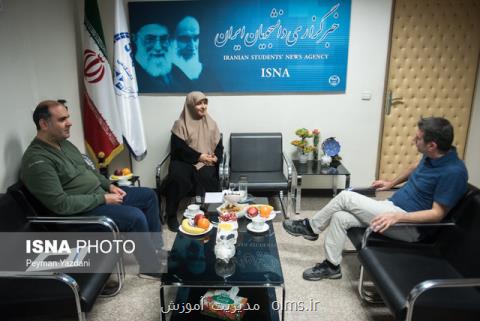 دخترانی كه بار مسوولیت پسران را بر دوش می كشند