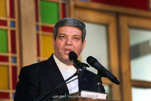 نهضت سوادآموزی را از دولتی به سمت غیردولتی حركت دهیم